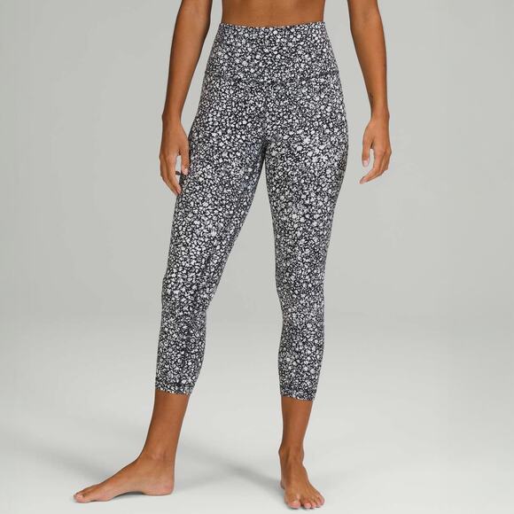 lululemon athletica Pants - Like New Lululemon Align High Rise Crop Venture Floral Alpine Black White Sz 20